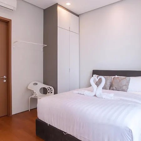Soho Suites Klcc By Guesthouse Kuala Lumpur Exterior photo