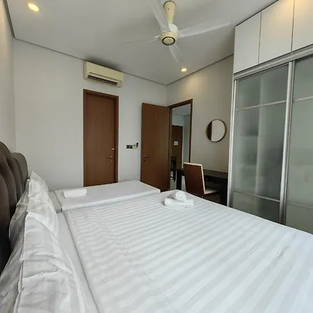 Soho Suites Klcc By Guesthouse Kuala Lumpur Exterior photo